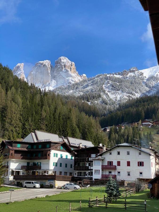 Calore Di Una Casa Di Montagna Campitello di Fassa Zewnętrze zdjęcie