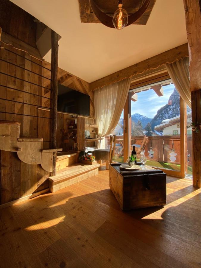 Calore Di Una Casa Di Montagna Campitello di Fassa Zewnętrze zdjęcie